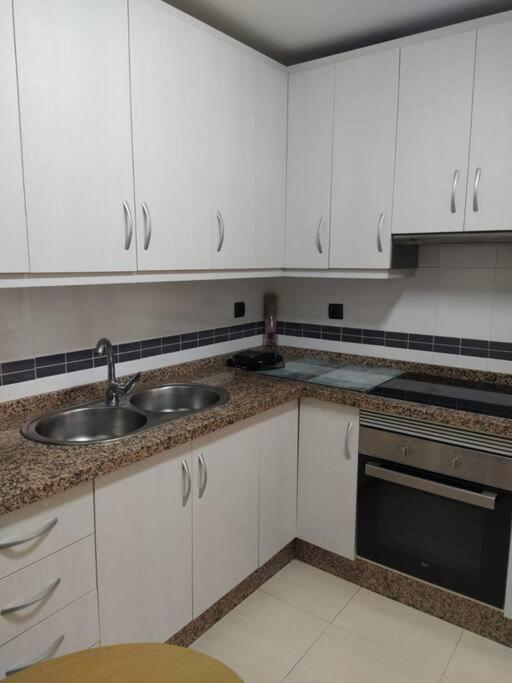 Bajo Puerta De Alcazaba Apartment Ретамар Екстериор снимка