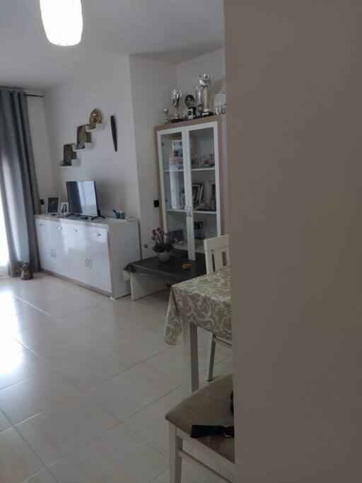 Bajo Puerta De Alcazaba Apartment Ретамар Екстериор снимка
